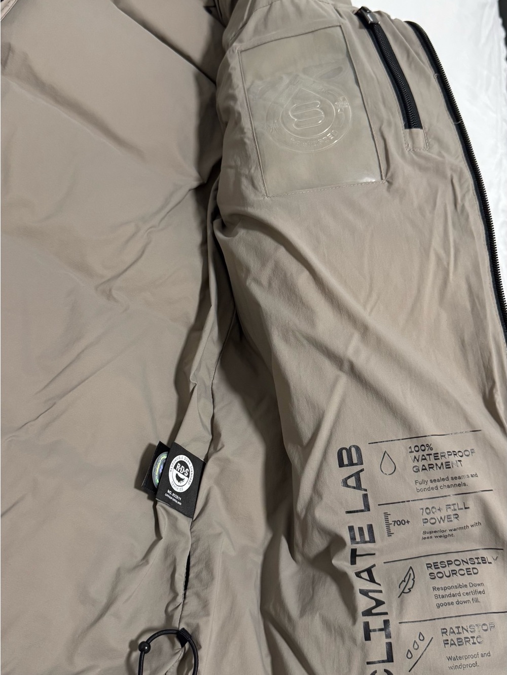 Aritzia The Super Puff₂o™ Shorty - Rainstop - Picture 5 of 5